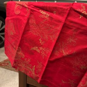 Red holiday dinner napkins